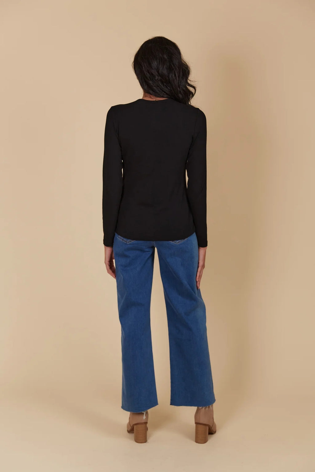 Isle Of Mine - Naria Scoop Neck Top Onyx [sz:xs]